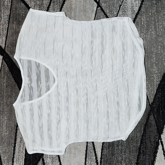 EYELASH COUTURE WHITE STRIPED MESH V-NECK SHORT SLEEVE TOP MEDIUM - Picture 10 of 12